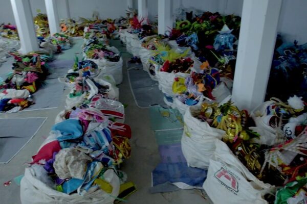 El Carnaval de Brasil se Vuelve Verde: Enfrentando los Residuos con Materiales Reciclados Chinos El_Carnaval_de_Brasil_se_Vuelve_Verde__Enfrentando_los_Residuos_con_Materiales_Reciclados_Chinos video poster