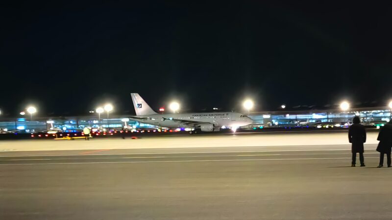 El_Presidente_de_Pakista_n_llega_a_Beijing_para_visita_de_estado_de_cinco_di_as