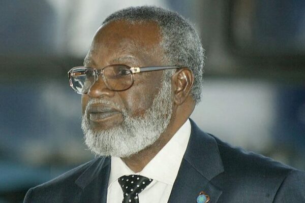 El Primer Ministro Chino Xi Envía Condolencias por el Presidente Fundador de Namibia El_Primer_Ministro_Chino_Xi_Envi_a_Condolencias_por_el_Presidente_Fundador_de_Namibia