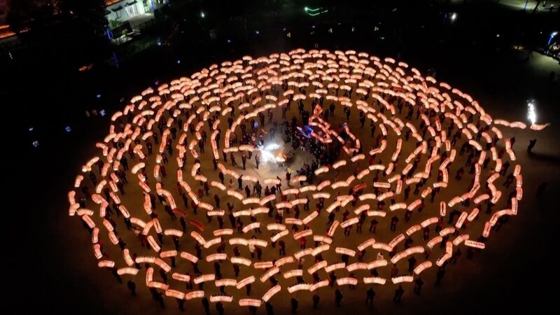 El desfile del Dragón Gusano de Seda ilumina Zhejiang para el Festival de los Faroles El_desfile_del_Drago_n_Gusano_de_Seda_ilumina_Zhejiang_para_el_Festival_de_los_Faroles video poster