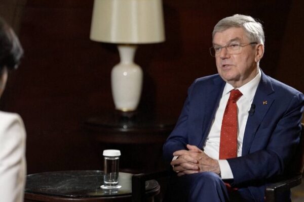 El presidente del COI, Thomas Bach, aplaude la visión de Xi Jinping para el deporte El_presidente_del_COI__Thomas_Bach__aplaude_la_visio_n_de_Xi_Jinping_para_el_deporte video poster