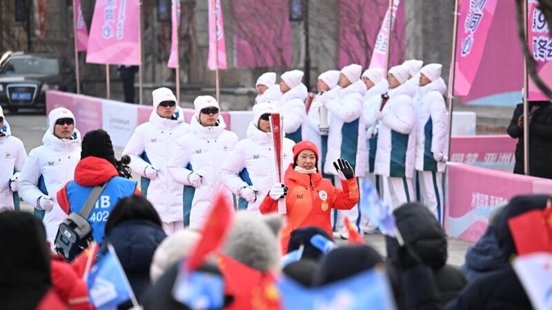 El_relevo_de_la_antorcha_de_los_Juegos_Asia_ticos_de_Invierno_enciende_la_emocio_n_en_Harbin