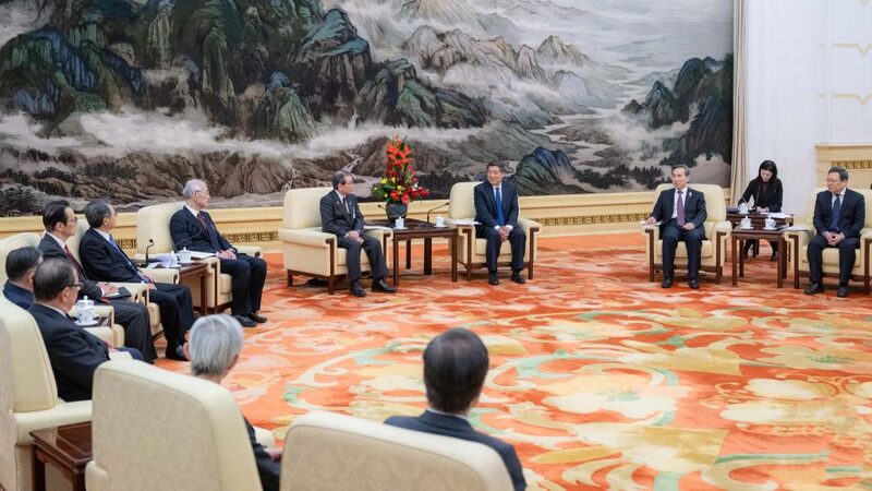 __El_viceprimer_ministro_chino_invita_a_las_empresas_japonesas_a_invertir_en_el_crecimiento_de_China______