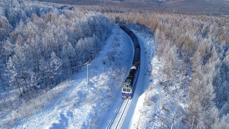 Explora el paraíso invernal más al norte de China: Mohe en invierno Explora_el_parai_so_invernal_ma_s_al_norte_de_China__Mohe_en_invierno video poster