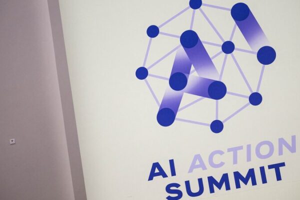 Fu_Ying_insta_a_la_cooperacio_n_global_para_mantener_la_IA_bajo_control_humano___