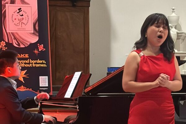 Fusio_n_Cultural__La_O_pera_de_Peki_n_se_Encuentra_con_la_Poesi_a_A_rabe_en_Concierto_en_Oxford__