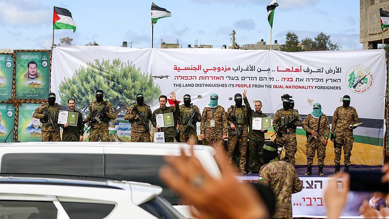 Hama_s_e_Israel_acuerdan_liberar_a_prisioneros_palestinos_en_medio_de_una_tregua_en_Gaza___ video poster
