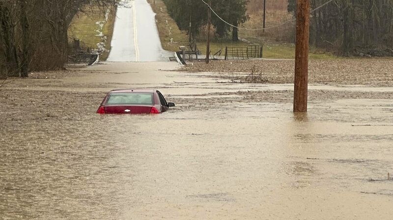 Kentucky_Inundado_Tras_Fuertes_Lluvias__Evacuaciones_en_Curso____ video poster