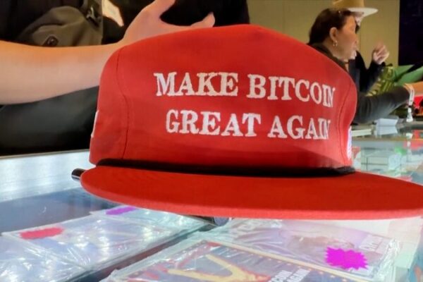 La Marca de Trump como el Presidente del Bitcoin: Liderando el Futuro Cripto de América La_Marca_de_Trump_como_el_Presidente_del_Bitcoin__Liderando_el_Futuro_Cripto_de_Ame_rica video poster