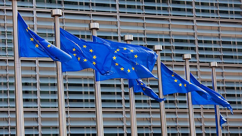 La_UE_responde_a_los_aranceles_de_EE__UU_______Se_calientan_las_guerras_comerciales_