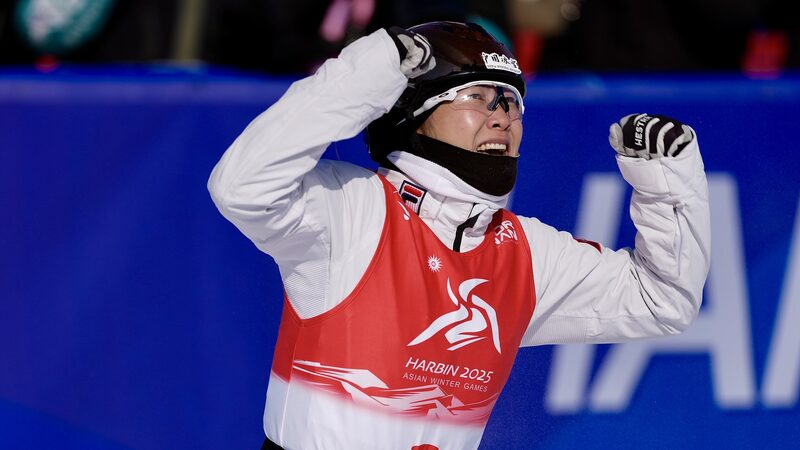 La_esquiadora_acroba_tica_Xu_Mengtao_seleccionada_como_abanderada_para_la_ceremonia_de_clausura_de_los_Juegos_Asia_ticos_de_Invierno