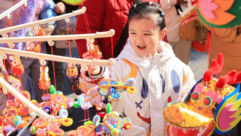 La_fiebre_de_los_faroles_hechos_a_mano_en_Nanjing_ilumina_antes_del_festival___