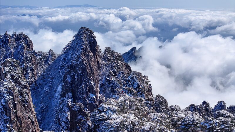 La_montan_a_Huangshan_irradia_encanto_despue_s_de_una_nevada_primaveral_____