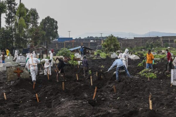 Líderes de Ruanda y RDC se reúnen en Tanzania para calmar el conflicto en el este ✌️ Li_deres_de_Ruanda_y_RDC_se_reu_nen_en_Tanzania_para_calmar_el_conflicto_en_el_este___