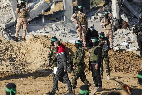 Liberación de Rehenes Trae Esperanza en Medio del Conflicto en Gaza 🚀 Liberacio_n_de_Rehenes_Trae_Esperanza_en_Medio_del_Conflicto_en_Gaza__