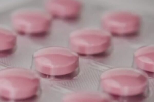 Los aranceles no resolverán la crisis de opioides en Estados Unidos: Es hora de tomar acciones reales Los_aranceles_no_resolvera_n_la_crisis_de_opioides_en_Estados_Unidos__Es_hora_de_tomar_acciones_reales video poster
