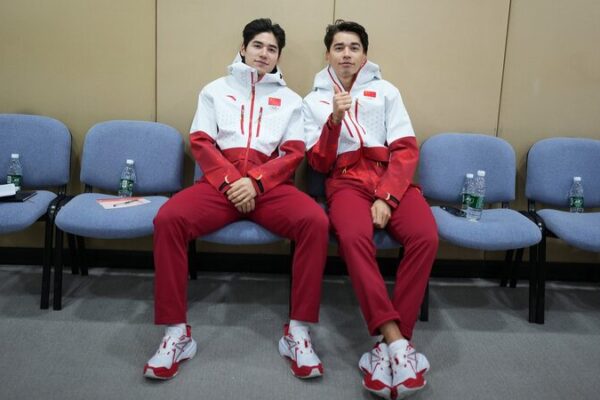 Los_hermanos_chinos_de_patinaje_de_velocidad_apuntan_al_oro_en_los_Juegos_Asia_ticos_de_Invierno__