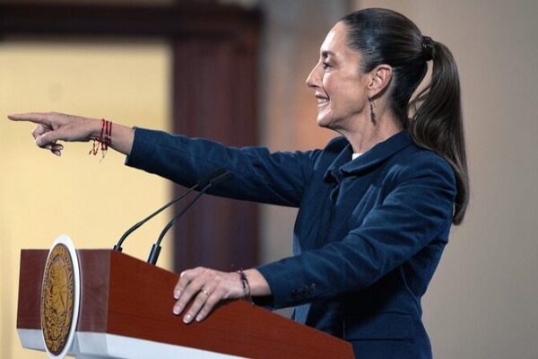 México Contraataca: La Presidenta Sheinbaum Anuncia Represalias Contra Aranceles de EE.UU. Me_xico_Contraataca__La_Presidenta_Sheinbaum_Anuncia_Represalias_Contra_Aranceles_de_EE_UU_