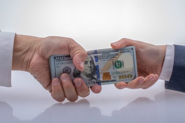 Por_que__las_amenazas__sanciones_y_la_dominacio_n_de_una_sola_moneda_son_cosa_del_pasado