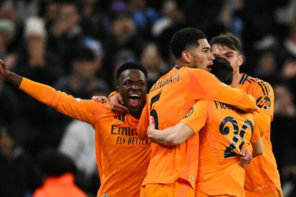Real Madrid sorprende al Man City con una victoria de último minuto en la Champions League ⚽ Real_Madrid_sorprende_al_Man_City_con_una_victoria_de_u_ltimo_minuto_en_la_Champions_League__