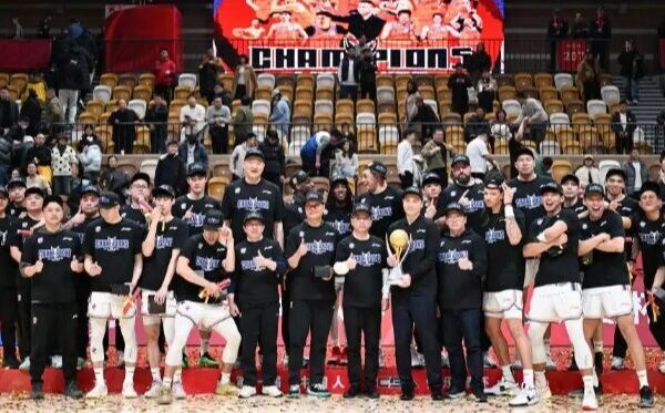 Shanghai Sharks triunfan en la final de la CBA Club Cup 🌟 Bledsoe se lleva el MVP Shanghai_Sharks_triunfan_en_la_final_de_la_CBA_Club_Cup___Bledsoe_se_lleva_el_MVP