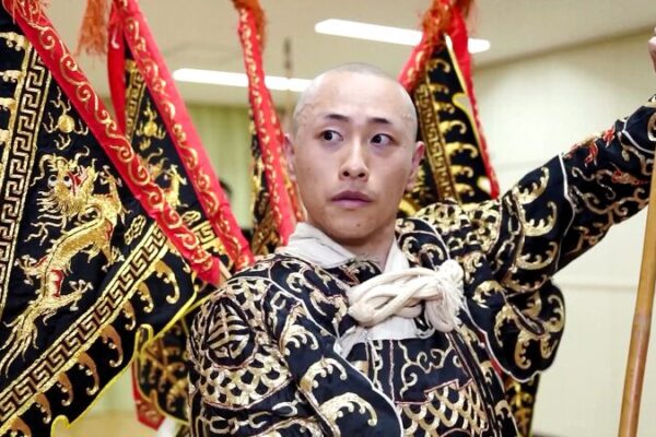 Takanori_Kobayashi__El_joven_pionero_de_Japo_n_en_la_O_pera_de_Peki_n video poster