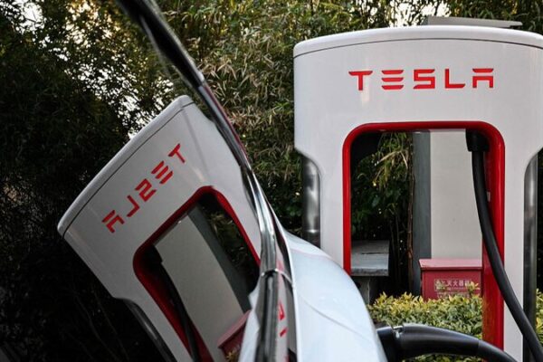 Tesla presenta funciones limitadas de conducción totalmente autónoma en China ante la creciente competencia Tesla_presenta_funciones_limitadas_de_conduccio_n_totalmente_auto_noma_en_China_ante_la_creciente_competencia
