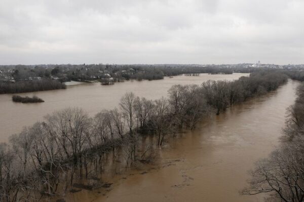 Tormenta Invernal Golpea Kentucky: 9 Muertos y 1,000 Rescatados ❄️ Tormenta_Invernal_Golpea_Kentucky__9_Muertos_y_1_000_Rescatados___