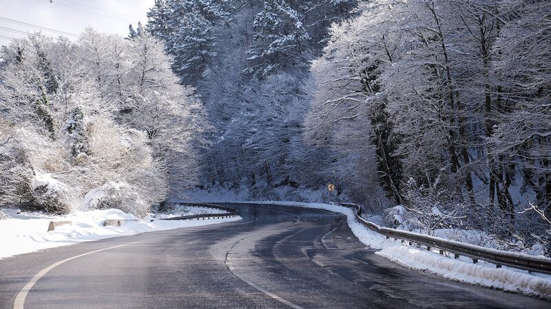 Tormenta_de_nieve_intensa_paraliza_ma_s_de_2_000_caminos_en_18_provincias_turcas___