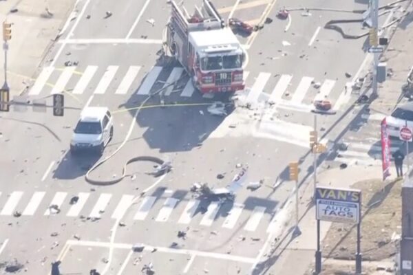 Trágico accidente de avión ambulancia en Filadelfia deja siete muertos, incluidos seis mexicanos Tra_gico_accidente_de_avio_n_ambulancia_en_Filadelfia_deja_siete_muertos__incluidos_seis_mexicanos video poster