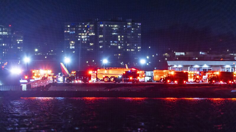 Tragedia_en_el_Aire__Colisio_n_de_Avio_n_y_Helico_ptero_sobre_el_Ri_o_Potomac_en_Washington