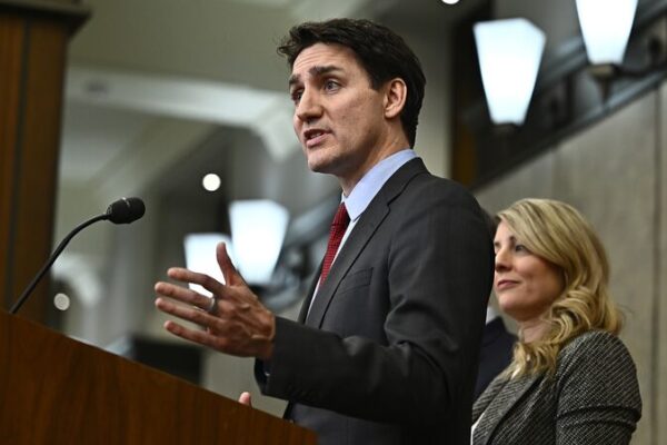 Trudeau contraataca: Canadá impone aranceles del 25% a EE.UU. tras la medida de Trump Trudeau_contraataca__Canada__impone_aranceles_del_25__a_EE_UU__tras_la_medida_de_Trump