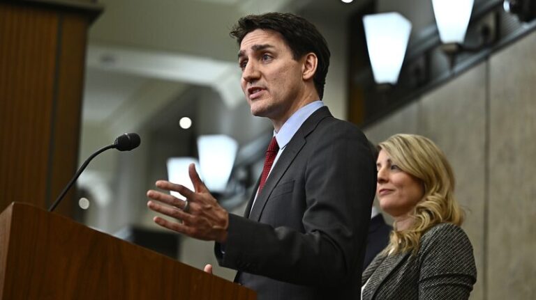Trudeau_contraataca__Canada__impone_tarifas_del_25__a_productos_de_EE__UU_