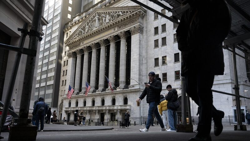 Wall_Street_cae_mientras_los_temores_por_aranceles_afectan_a_los_mercados