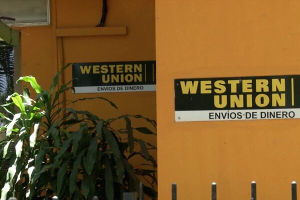 Western Union suspende transferencias a Cuba, afectando a familias Western_Union_suspende_transferencias_a_Cuba__afectando_a_familias video poster