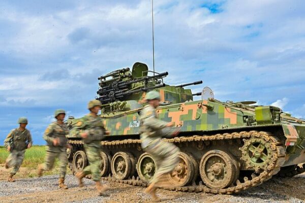 Xi Jinping firma nuevas reglas militares para transformar las fuerzas armadas de China 🚀 Xi_Jinping_firma_nuevas_reglas_militares_para_transformar_las_fuerzas_armadas_de_China__