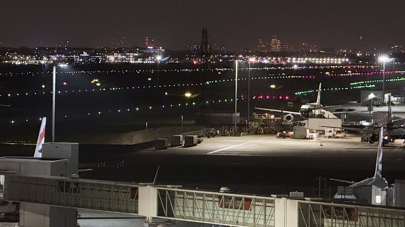Heathrow reabre después de un incidente incendiario que causa alteraciones en los vuelos