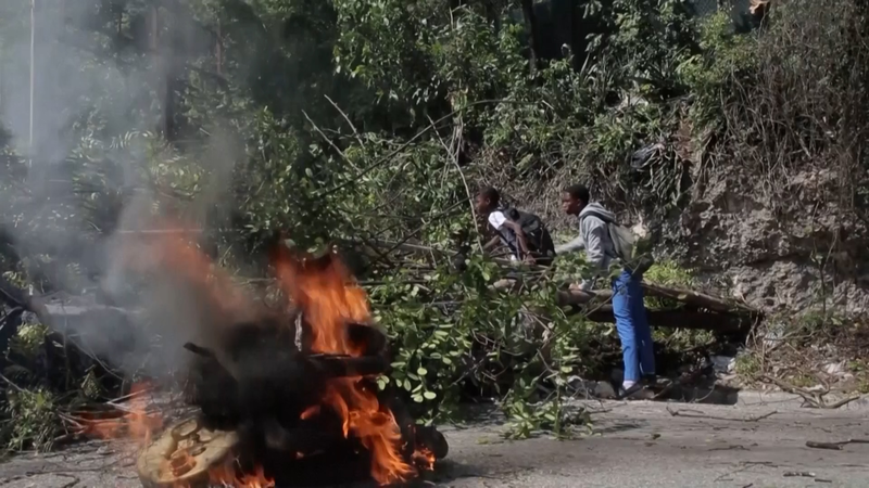 Haití en crisis: las pandillas afianzan su control en medio del caos video poster