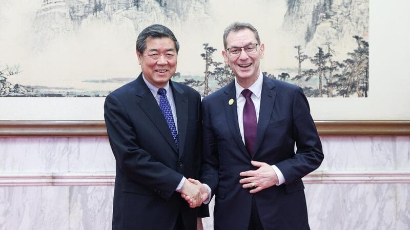 China abre sus puertas a la inversión global