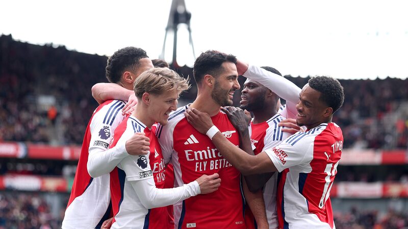 Arsenal_supera_a_Chelsea__Man_Utd_vence_a_Leicester