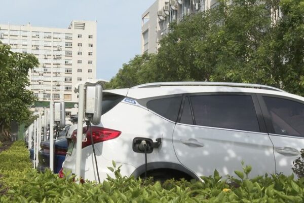 BYD presenta la Super e-Platform: carga de 5 minutos para 400 km de alcance BYD_presenta_la_Super_e_Platform__carga_de_5_minutos_para_400_km_de_alcance