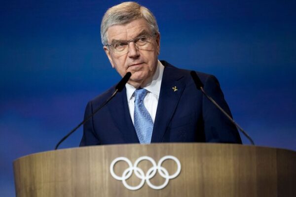 Bach_nombrado_Presidente_Honorario_de_por_Vida_del_COI
