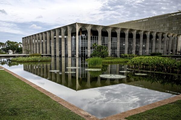 Brasil_considera_medidas_contra_los_aranceles_de_acero_de_EE_UU_