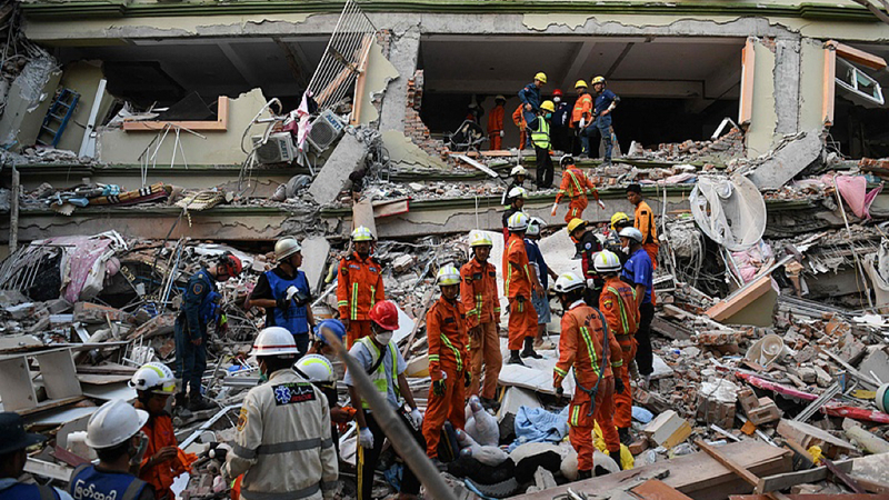 Carrera_contra_el_tiempo_en_el_rescate_tras_terremoto_en_Myanmar video poster
