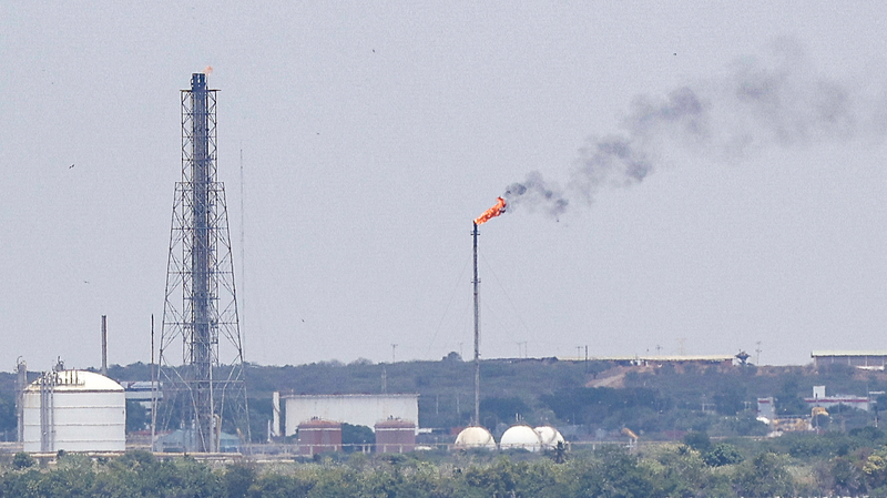 China critica aranceles de EE. UU. al petróleo venezolano, aumentan tensiones comerciales