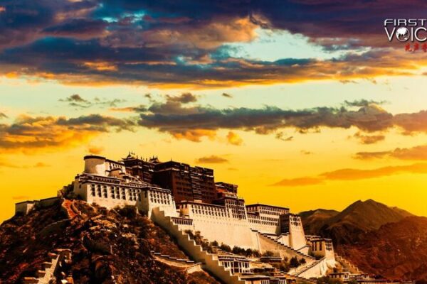 Dentro del Viejo Xizang: Expuesta la Servidumbre Bajo el Gobierno Teocrático Dentro_del_Viejo_Xizang__Expuesta_la_Servidumbre_Bajo_el_Gobierno_Teocra_tico