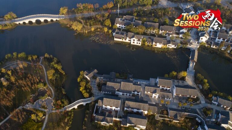 Descubre_el_Lago_Yi_ai__Donde_la_Cultura_Dongpo_se_Encuentra_con_el_Esplendor_Natural___ video poster