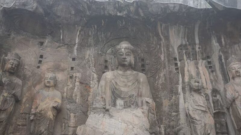 Descubre_la_Belleza_Atemporal_de_las_Grutas_de_Longmen___