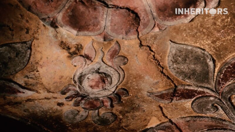 Descubre_la_Belleza_Atemporal_de_los_Patrones_de_Loto_en_las_Cuevas_de_Xiangtangshan