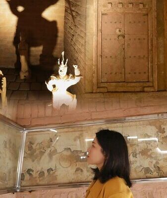Descubre los Tesoros Subterráneos de Luoyang en el Museo de Tumbas Antiguas 🏺 Descubre_los_Tesoros_Subterra_neos_de_Luoyang_en_el_Museo_de_Tumbas_Antiguas__ video poster